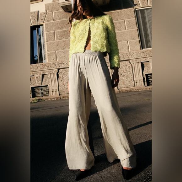 Zara JACKET WITH TEXTURED FLOWER DETAIL Size Extra Large XL - Picture 8 of 16